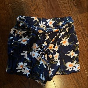 Rayon tie belt shorts